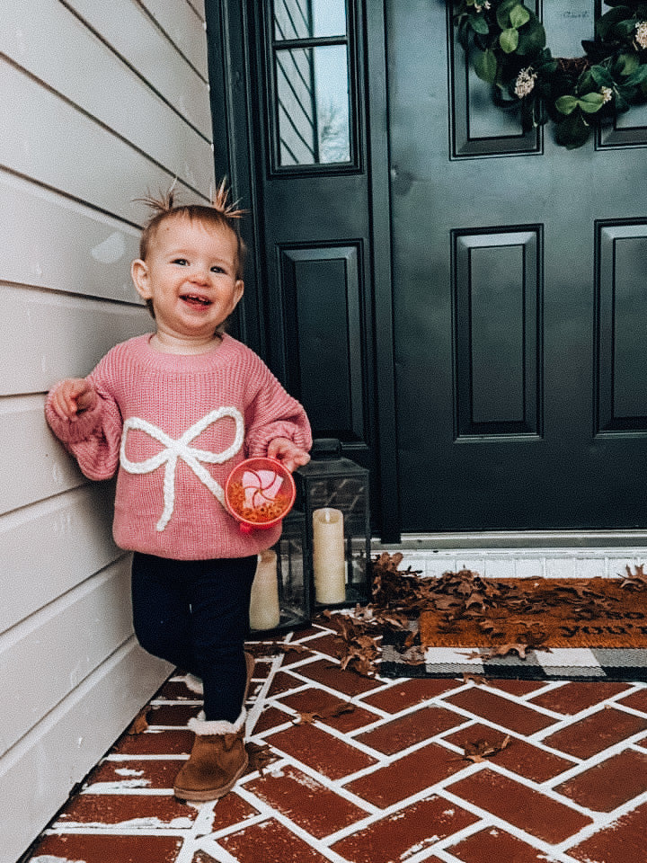 "bow"-tiful knitted sweater
